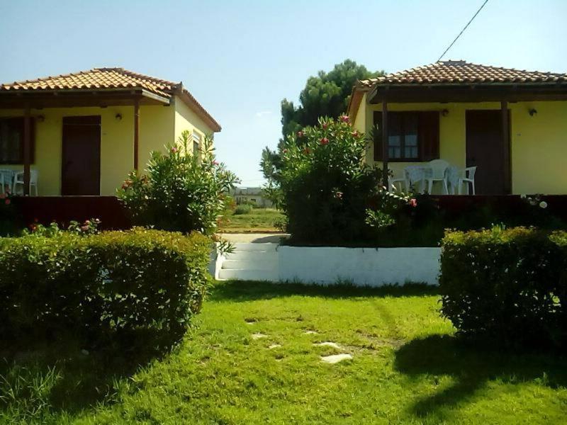 Beach Bungalows Kypseli Екстер'єр фото