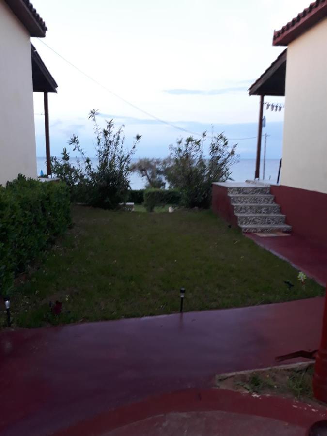 Beach Bungalows Kypseli Екстер'єр фото