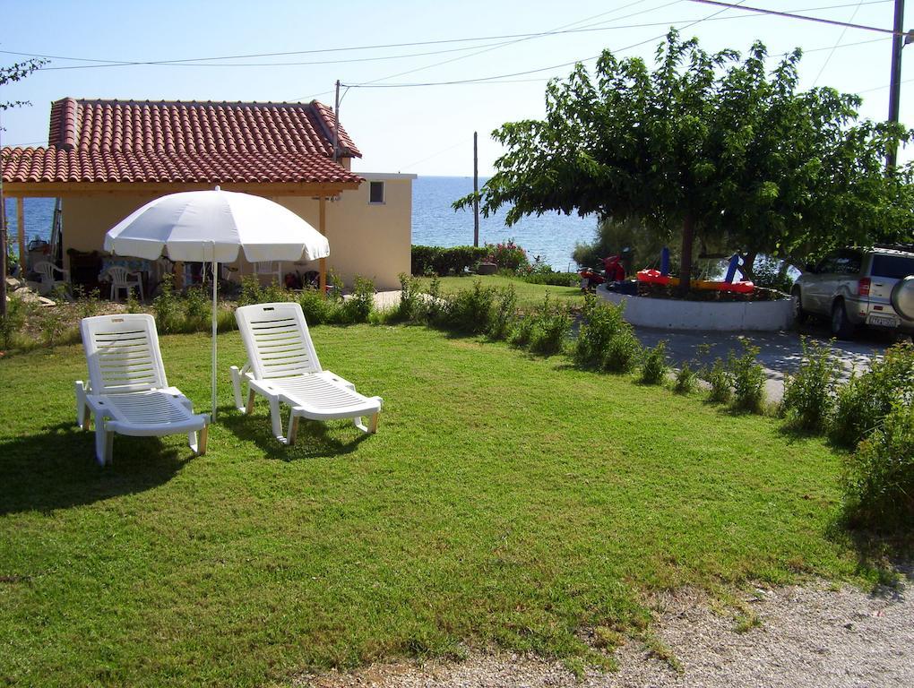 Beach Bungalows Kypseli Екстер'єр фото
